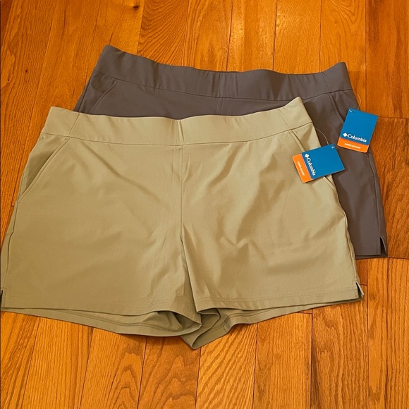 Columbia Pants - 2 pr Columbia Women's Athletic Shorts Sz 2x Omni shade PFG